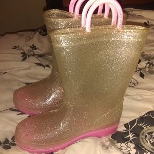 Size 11/12 girls glitter rainboots